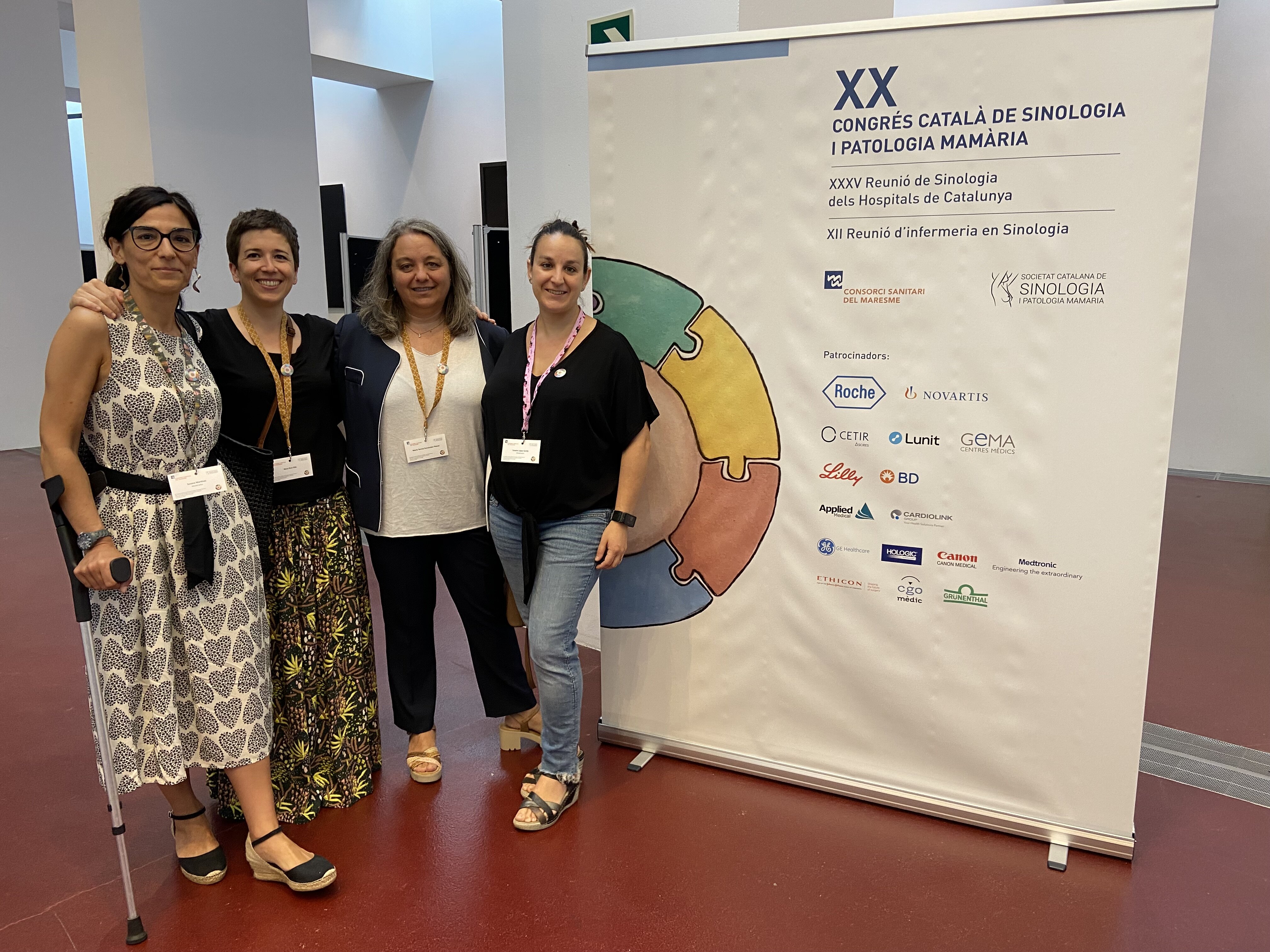 D'esquerra a dreta: Susana Martínez, oncòloga; Neus Ruiz-Edo, cirurgiana; Maite Fernández, cap del Servei de Diagnòstic per la imatge; i Sandra López, cirurgiana.